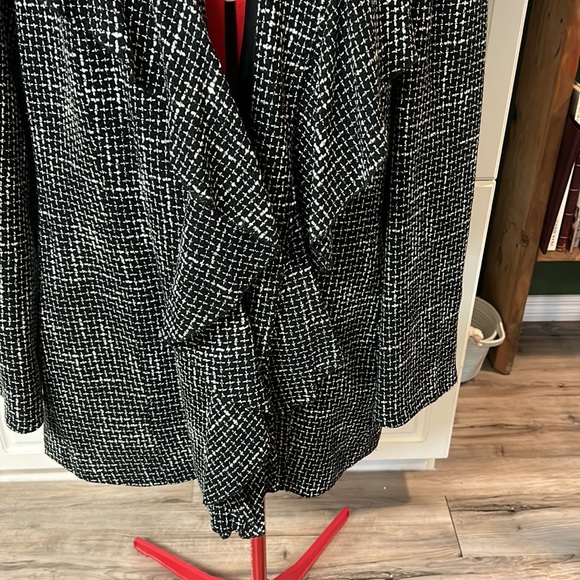 Plus Size waterfall textured jacket - Picture 2 of 4